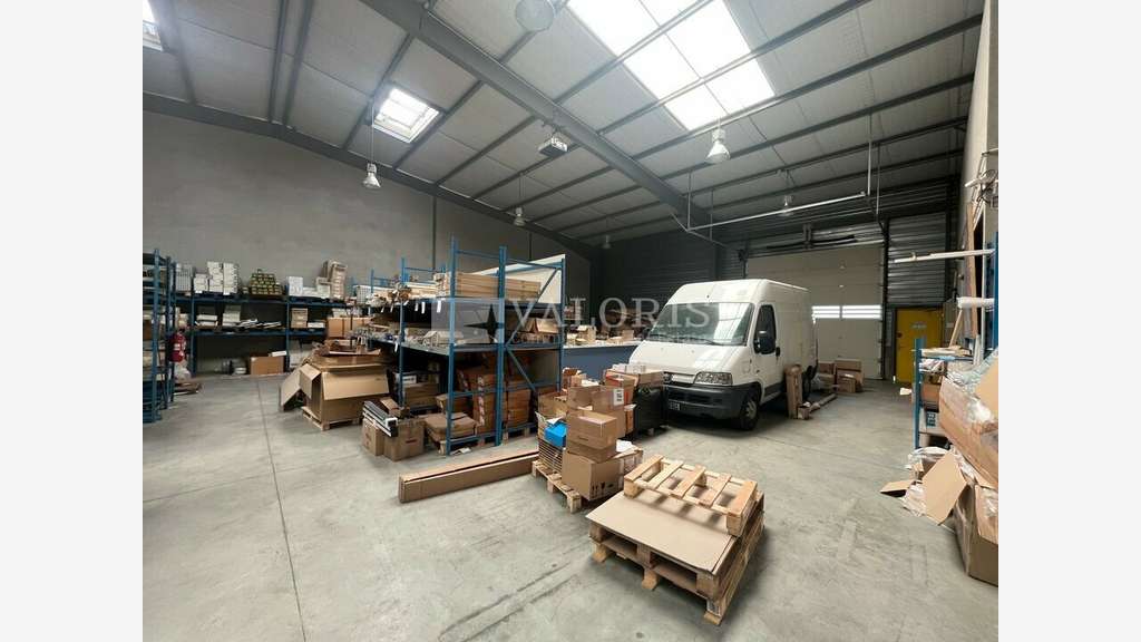 A louer local mixte 898m² à Vaulx-en-Velin