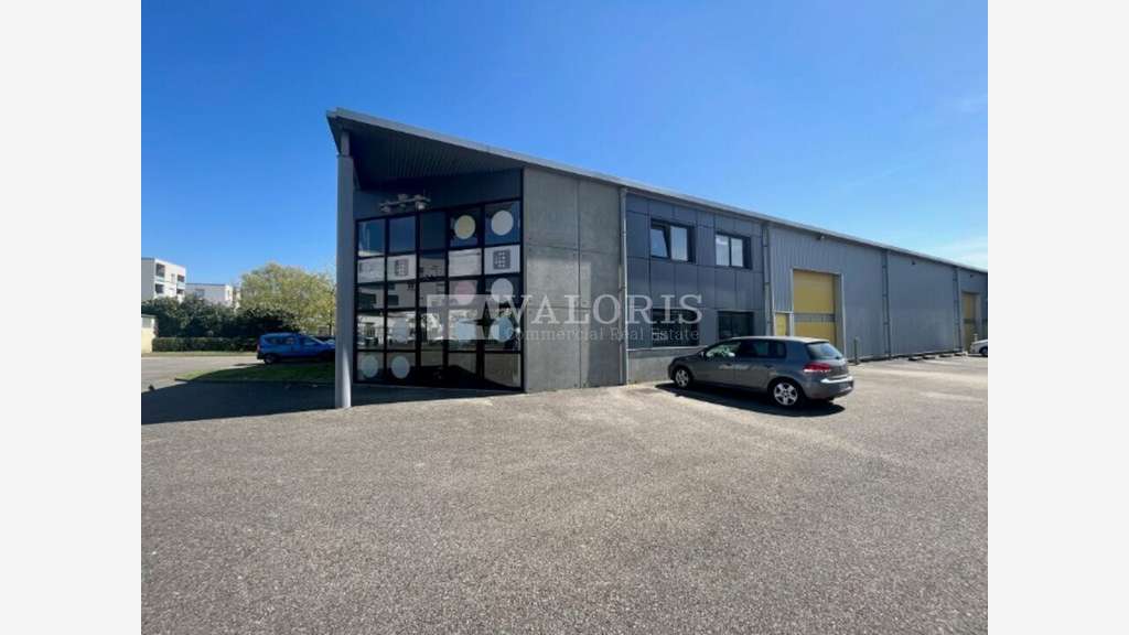 A louer local mixte 898m² à Vaulx-en-Velin