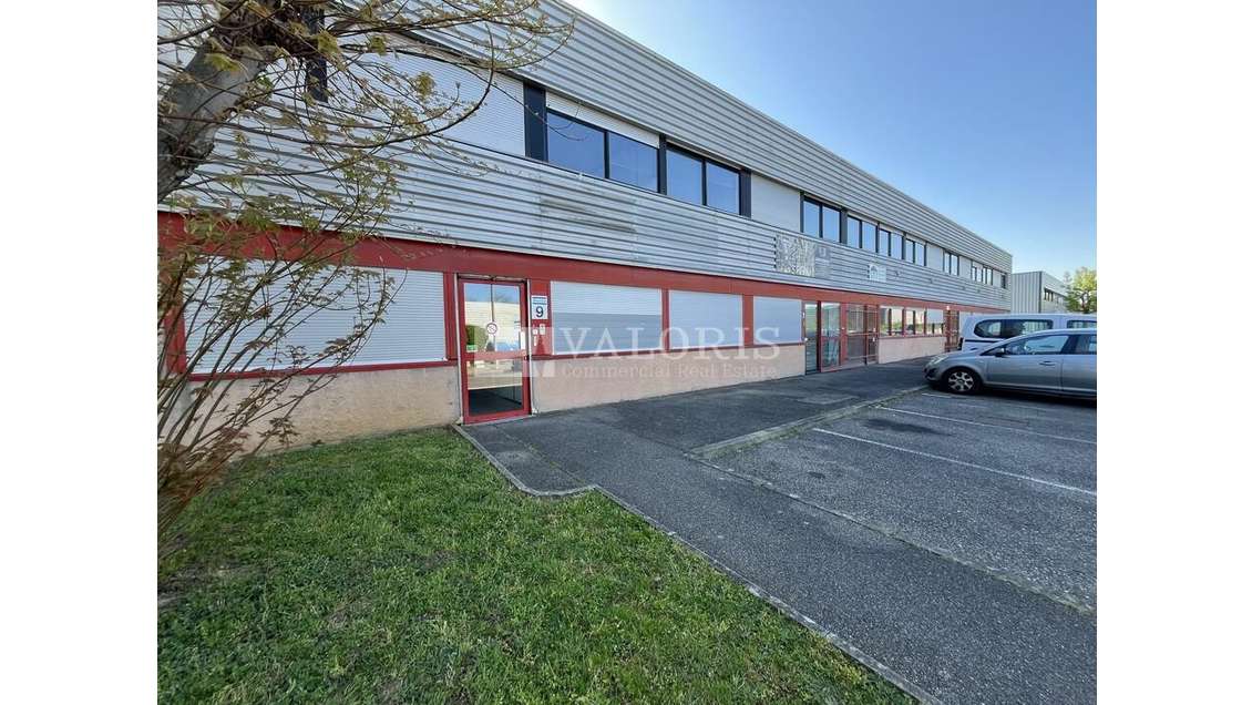 VAULX EN VELIN - MIXTE ACTIVITES-BUREAUX à louer