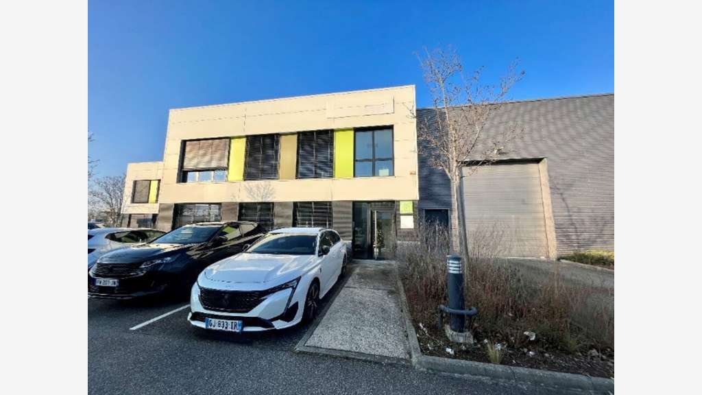 A louer  local mixte 615m² à Vaulx-en-Velin