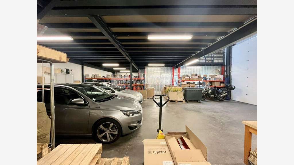 A louer  local mixte 615m² à Vaulx-en-Velin