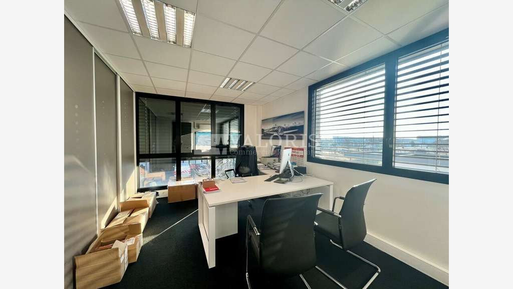 A louer  local mixte 615m² à Vaulx-en-Velin