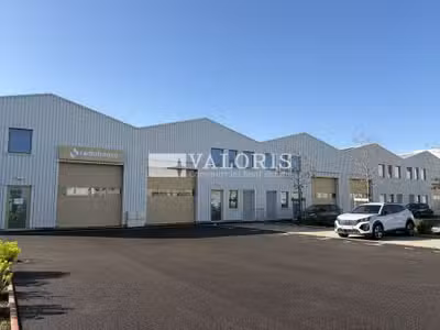 A louer locaux à partir de 322m² à Vaulx-en-Velin