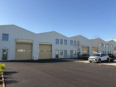 Location Locaux d'activités - Entrepôts à Vaulx-en-Velin