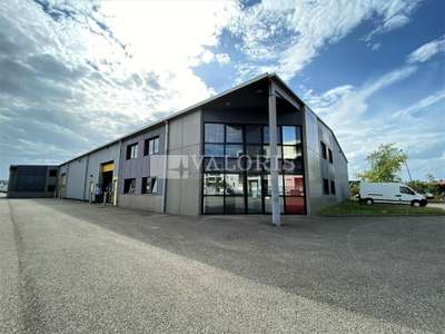 Location Locaux d'activités - Entrepôts à Vaulx-en-Velin