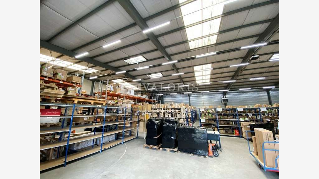 VAULX EN VELIN - ENTREPOT - LOGISTIQUE à louer