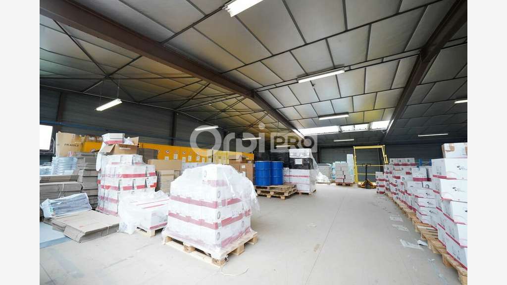 LOCAL D'ACTIVITE A LOUER - 569 m² - VAULX EN VELIN
