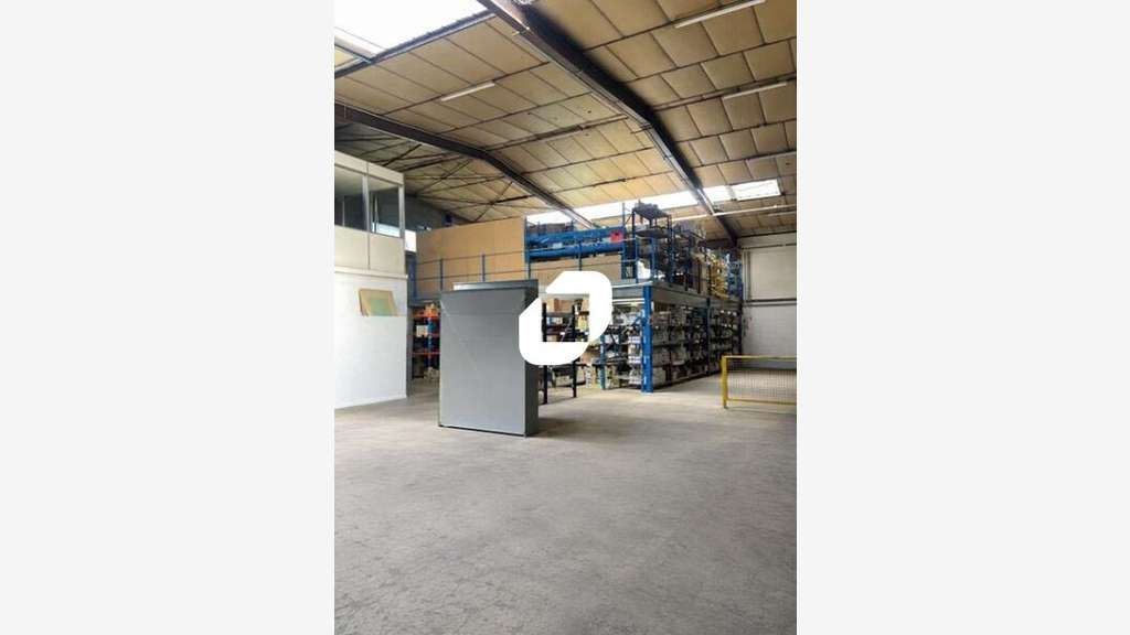 A louer Local d'activité 1254m² Vaulx en velin