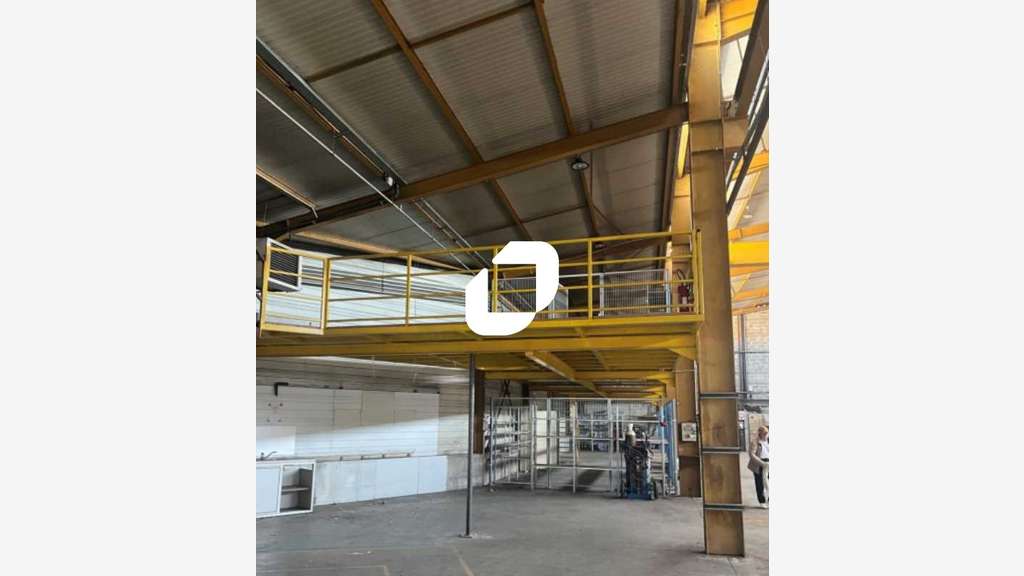 A louer Local d'activité 2140m² Vaulx en velin