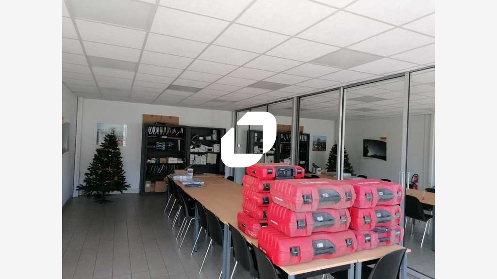A louer Local d'activité 2140m² Vaulx en velin