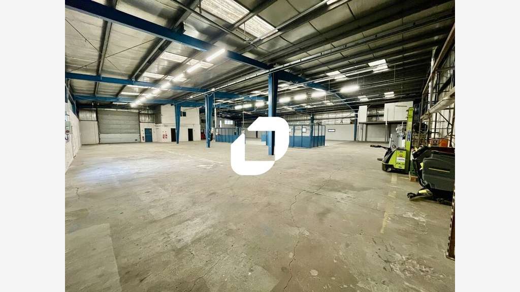 A louer Local d'activité 1373m² Vaulx en velin