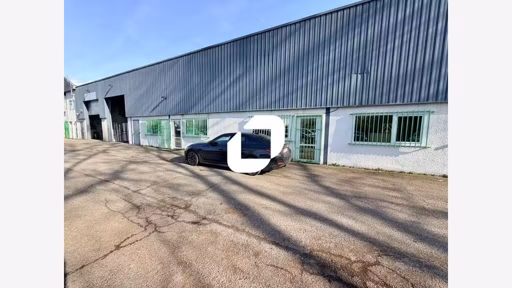 A louer Local d'activité 914m² Vaulx en velin