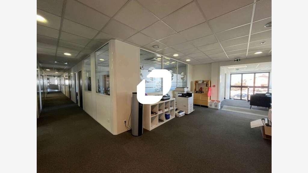 A louer Local d'activité 2909m² Vaulx en velin