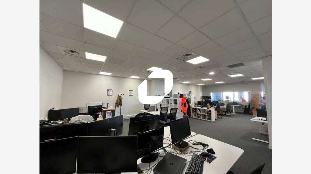 A louer Local d'activité 2909m² Vaulx en velin