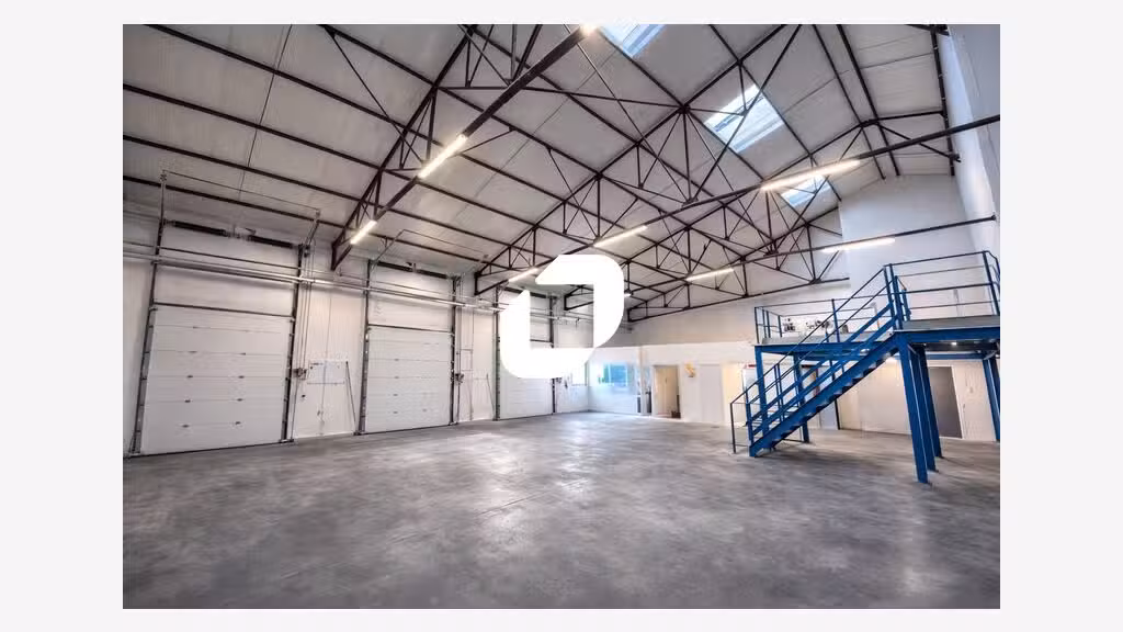 A louer Local d'activité 2909m² Vaulx en velin