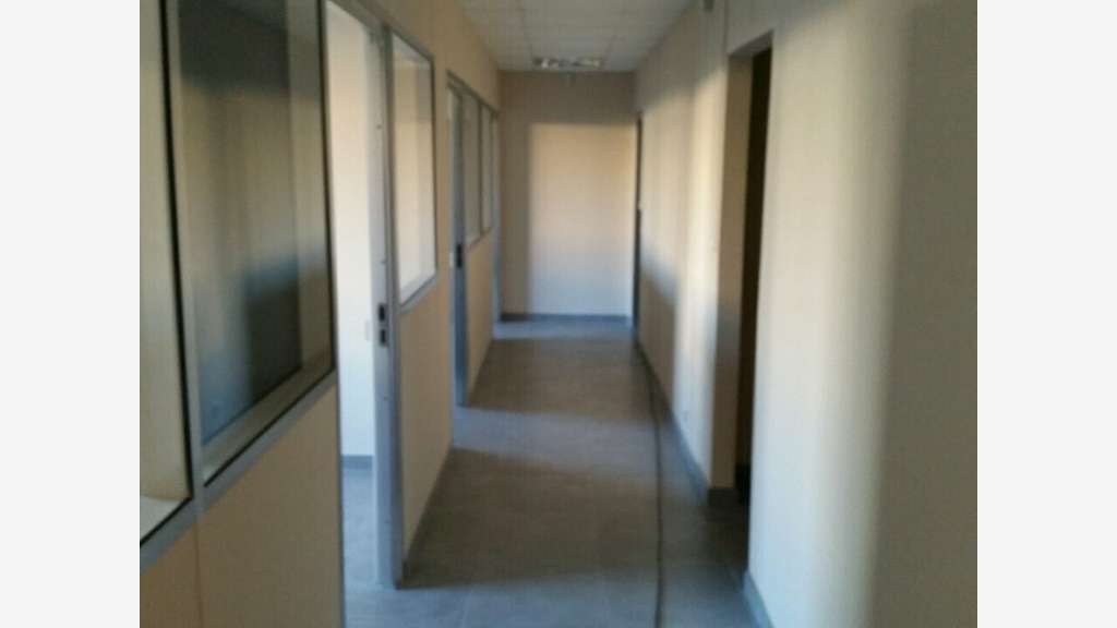 A louer local d'activité de 209m² à Vaulx-en-Velin