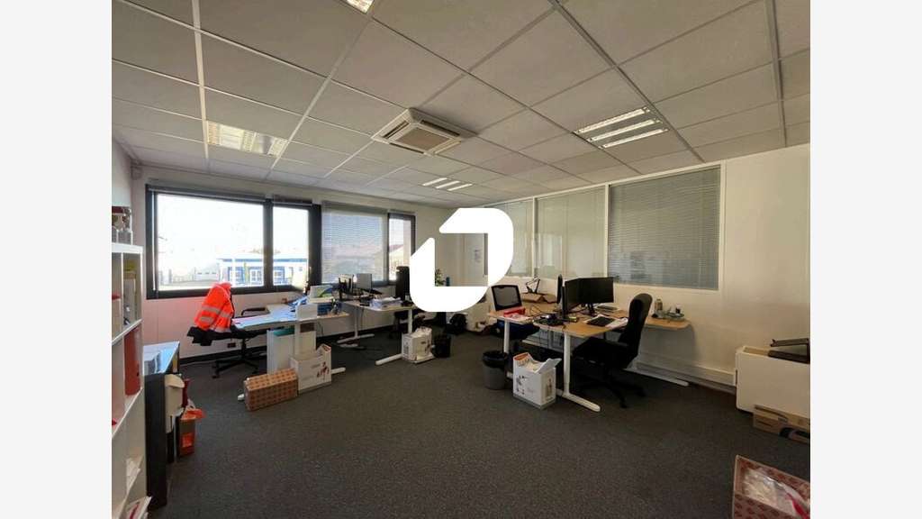 A louer Local d'activité 2909m² Vaulx en velin