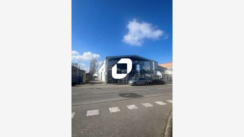 A louer Local d'activité 2140m² Vaulx en velin