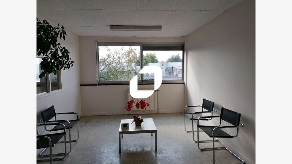 A louer Local d'activité 1180m² Vaulx en velin