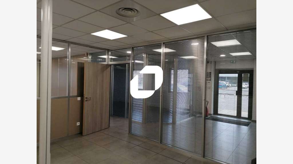 A louer Local d'activité 630m² Vaulx en velin