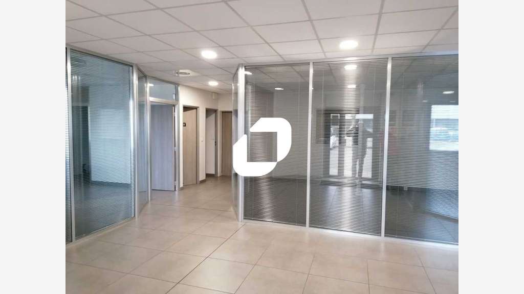 A louer Local d'activité 630m² Vaulx en velin