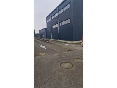 Location Locaux d'activités - Entrepôts à Vaulx-Milieu