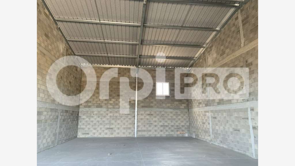 A louer local commercial d'activité 155m² Vauvert