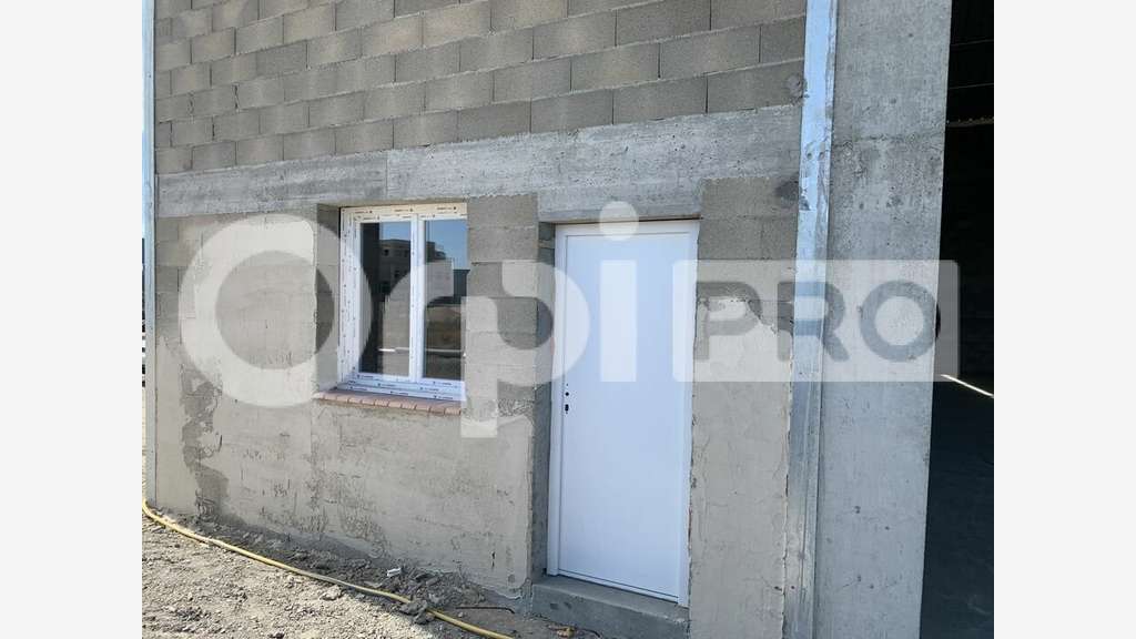 A louer local commercial d'activité 155m² Vauvert