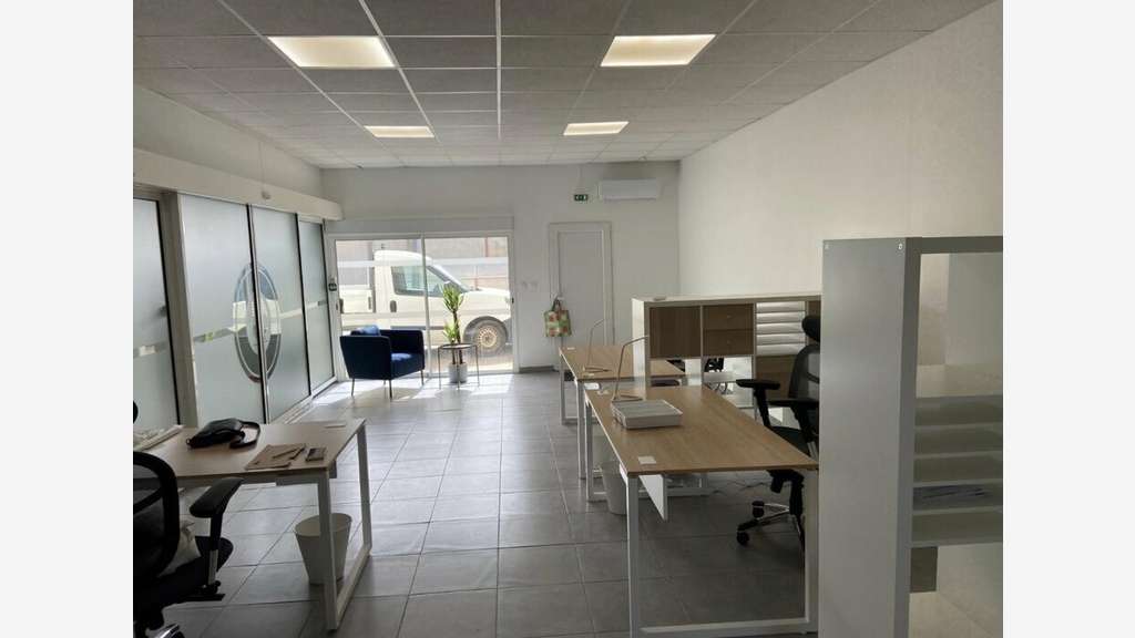 Local d'activité bureaux de 140m² à louer Vauvert