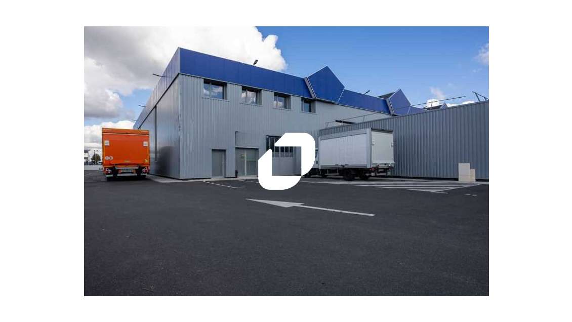 A louer Local d'activité 312m² Vaux le penil