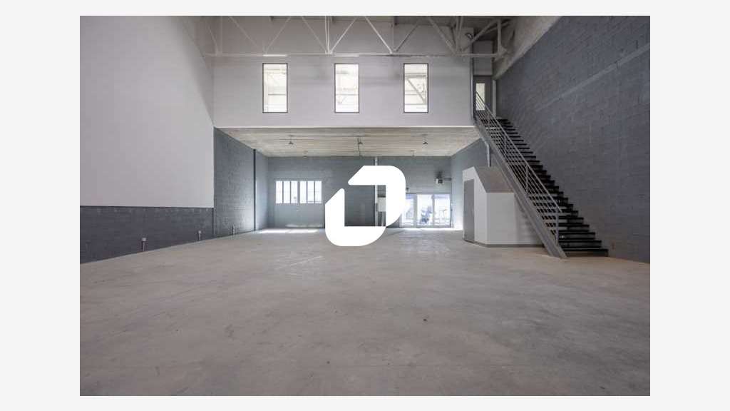 A louer Local d'activité 283m² Vaux le penil