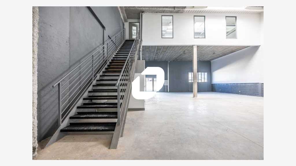 A louer Local d'activité 312m² Vaux le penil