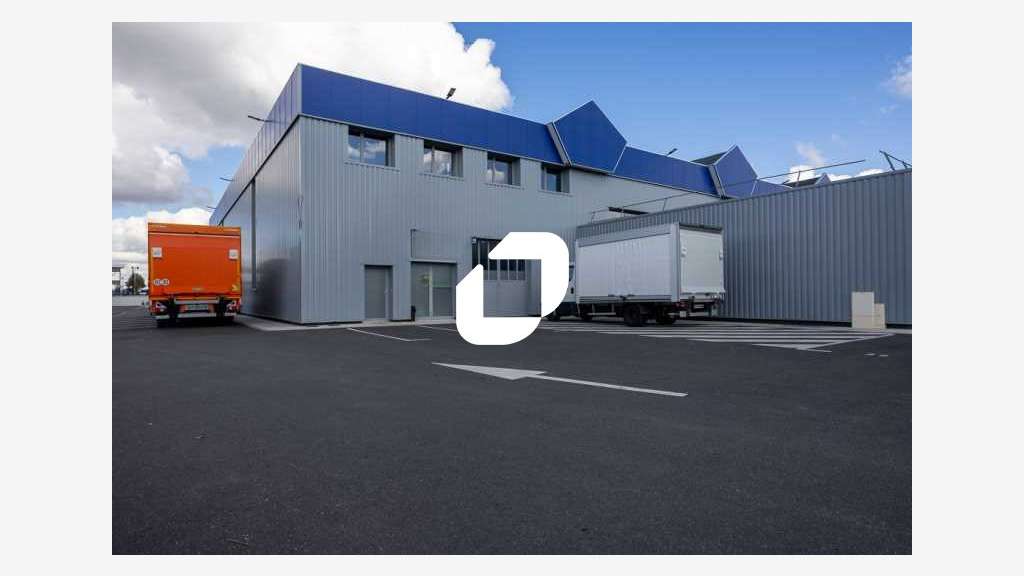 A louer Local d'activité 312m² Vaux le penil
