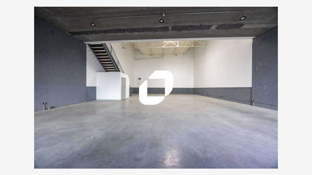 A louer Local d'activité 312m² Vaux le penil