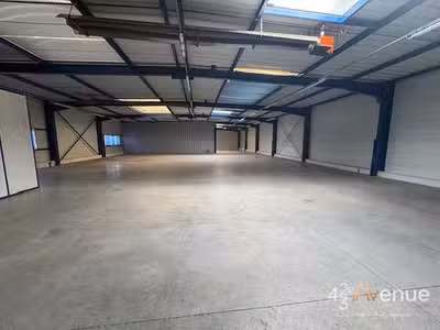 A louer local d'activité de 645m² à Veauche