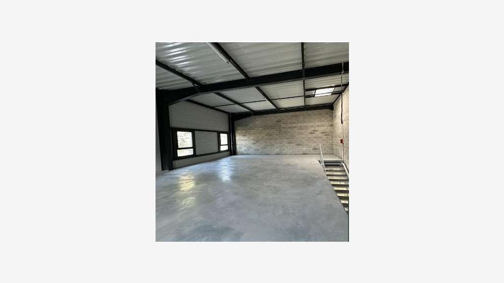 À louer local 277m² à Vedène ZA de Chalençon