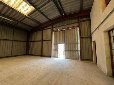À louer – Local d'activités de 400 m² à Vedène – V