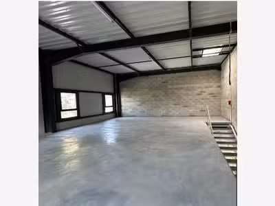 À louer local activités 277m² ZA Chalençon Vedène