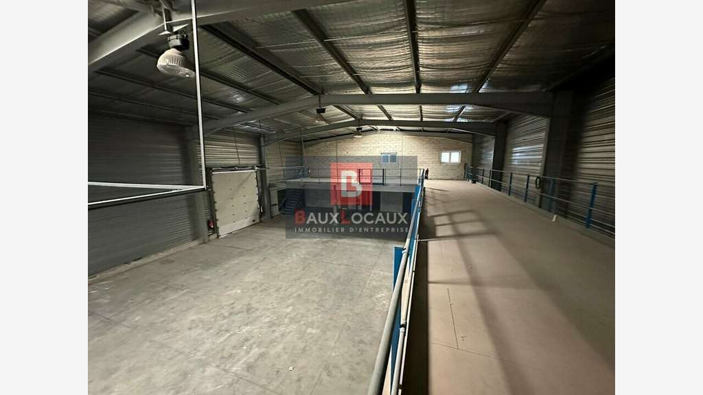 VEDENE - LOCAL ACTIVITE / STOCKAGE à louer