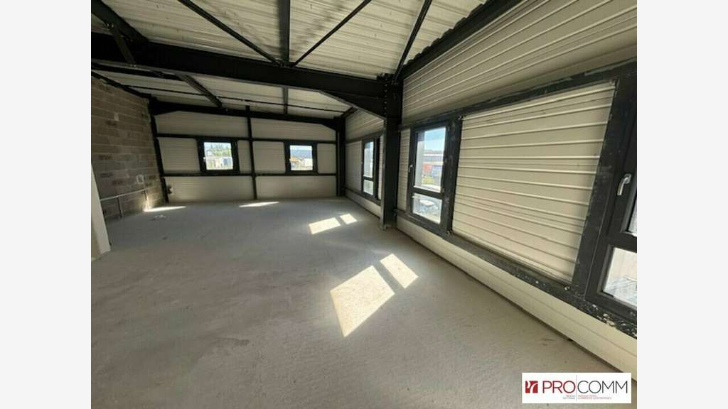 A louer local d'activité de 113m² en za à Vedène
