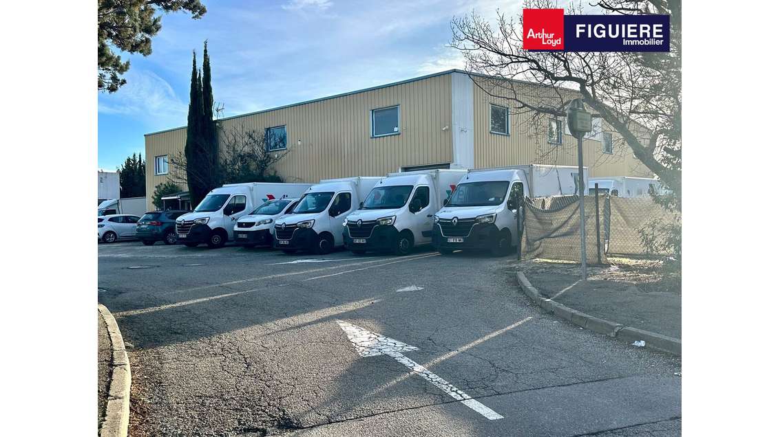 Bâtiment indépendant à louer parc de la Verdière