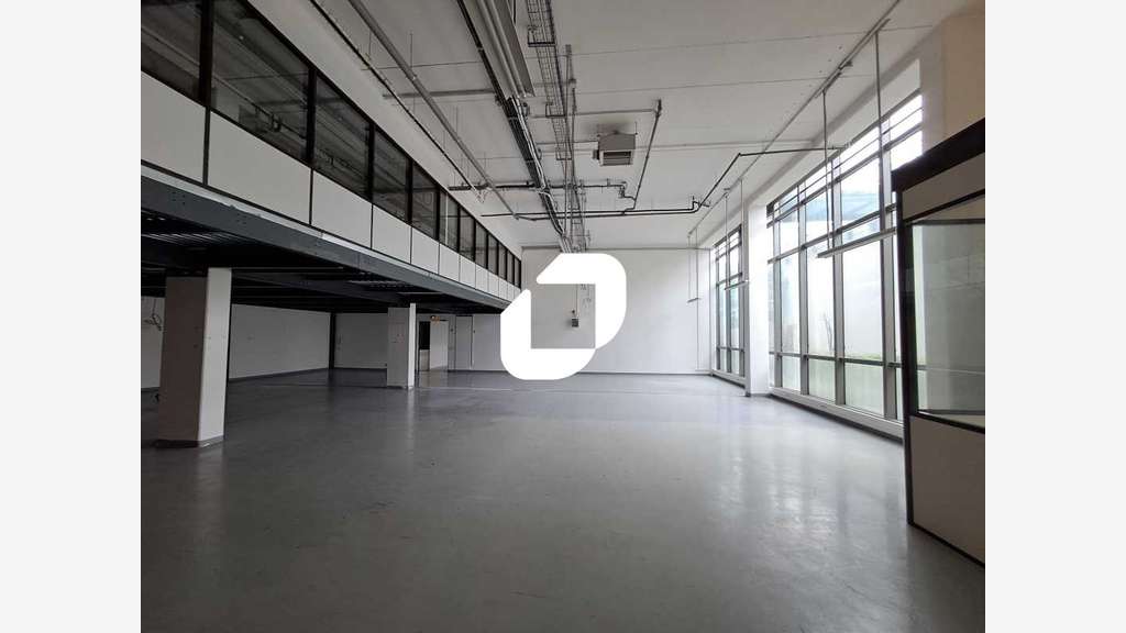  vous propose à la location une surface d'