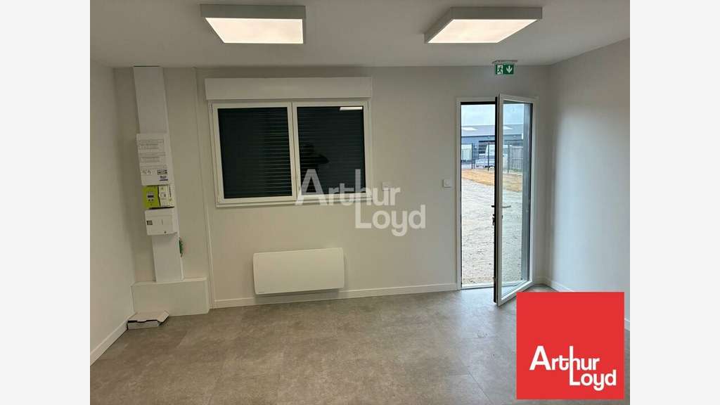 Local d'activité neuf 202m² à louer à Venansault