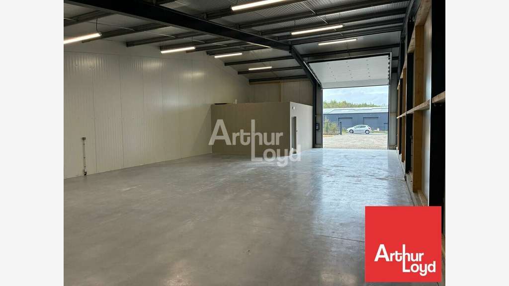 Local d'activité neuf 202m² à louer à Venansault