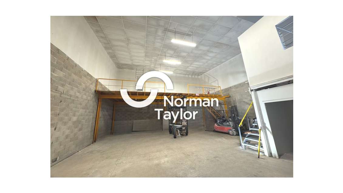 Local d'activité 197m² à louer sur Montpellier Est