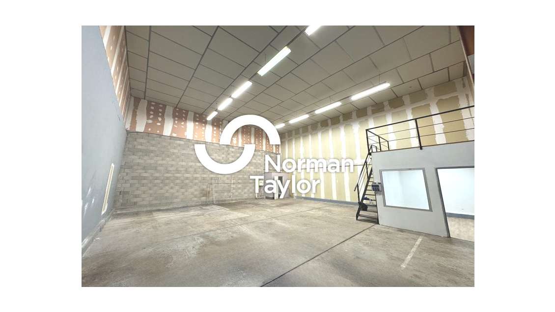 Local d'activité 132m² à louer sur Montpellier Est