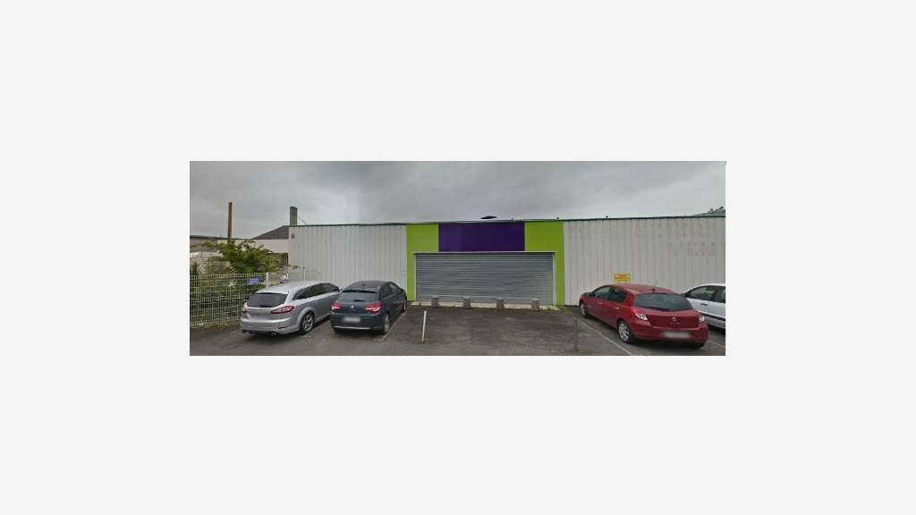 À louer ou à vendre – Local d'activités de 1 200 m