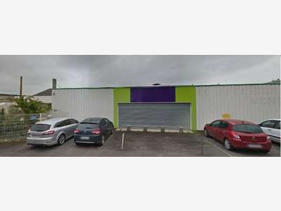 À louer ou à vendre – Local d'activités de 1 200 m