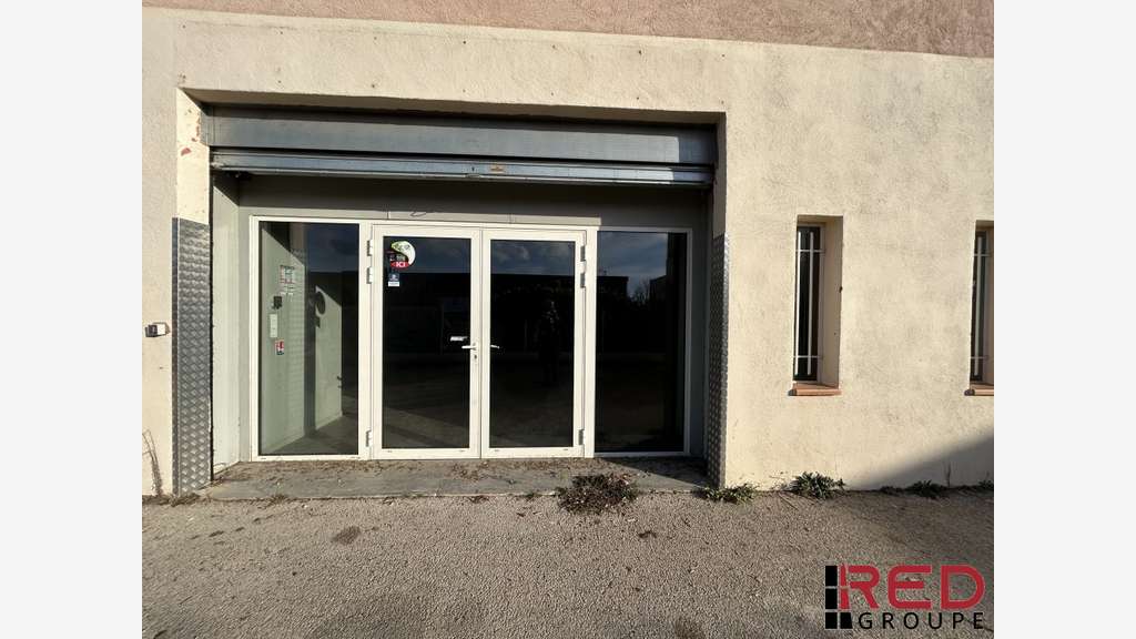 Loue local d'activité 106m² zone Logissons Venelle
