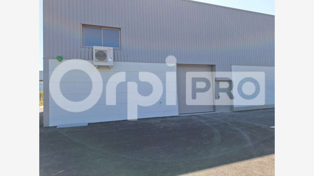 Local d'activité neuf 230m² à louer à Venette